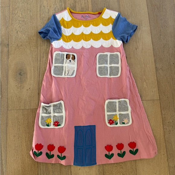 Mini Boden Other - Mini Boden Charming pink house dress with a dog in a window applique